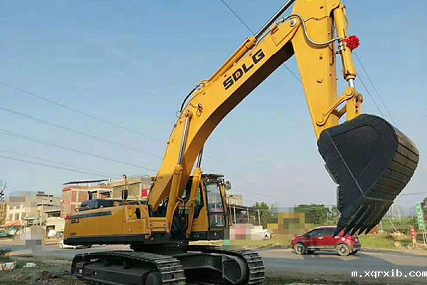 摊铺机使用施工中的注意事项