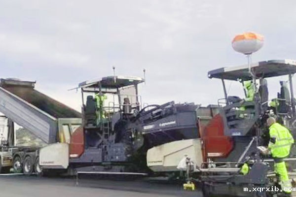 提前做好冬季路面机械设备维修保养工作